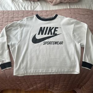 Retro Nike crew neck